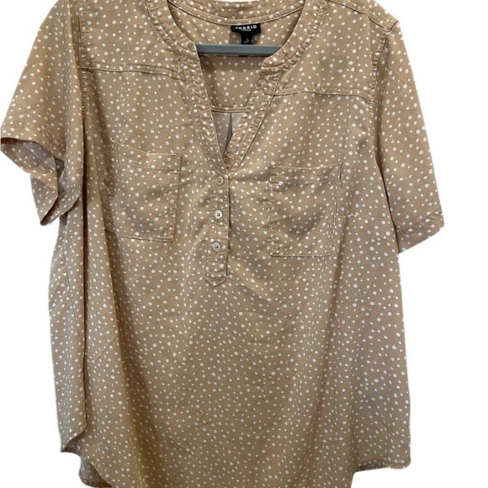 Torrid Tan and White Casual Button Down Shirt with V-Neck